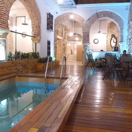 Bourbon St Hostal Boutique